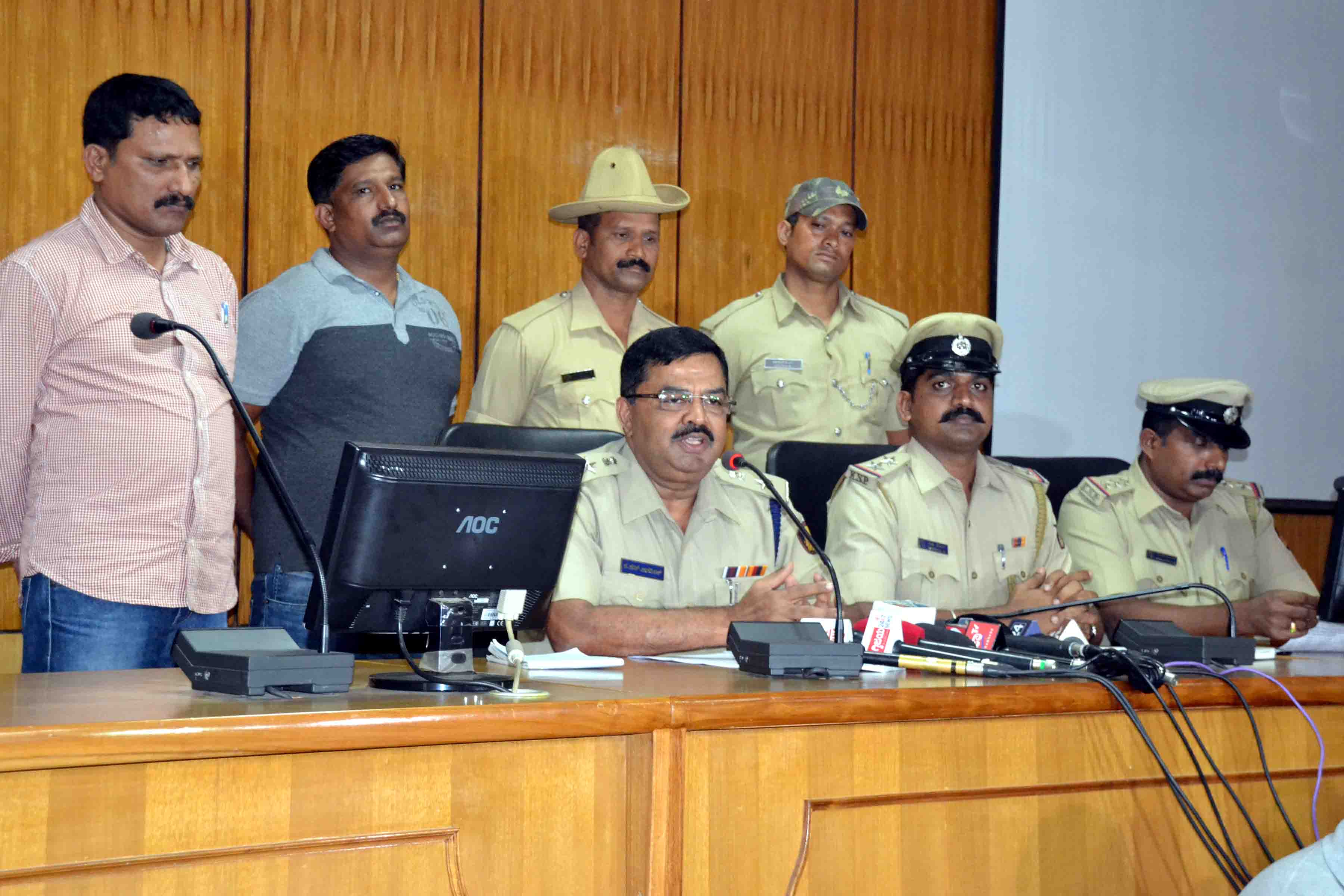 ಆನ್‌ಲೈನ್ ವಂಚಕರನ್ನು ನ್ಯಾಯಾಲಯಕ್ಕೆ ಒಪ್ಪಿಸಿದ ಚಿಕ್ಕಮಗಳೂರು ಪೊಲೀಸರು